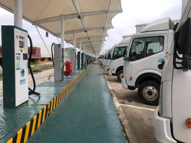 武汉规模最大的物流专用充电站在汇通公路港启用投运