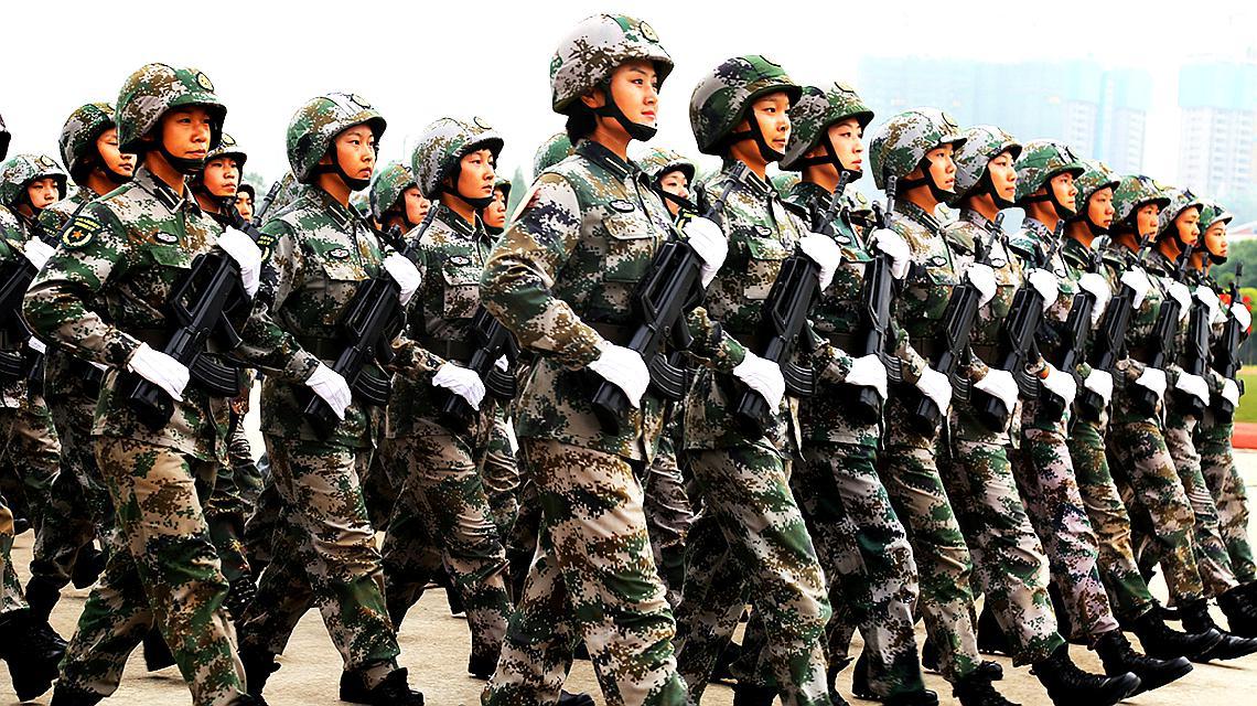 气势磅礴的解放军阅兵仪式,强大的气场震撼世界,扬我国威