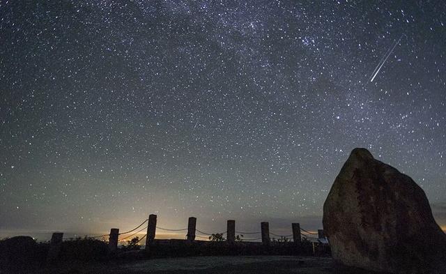 4月18日 星空中的银河,完全颠覆了我对广东第一峰的认识!