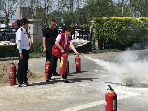 长春市宽城区欣园街道桐雨社区组织应急突发火灾消防演练