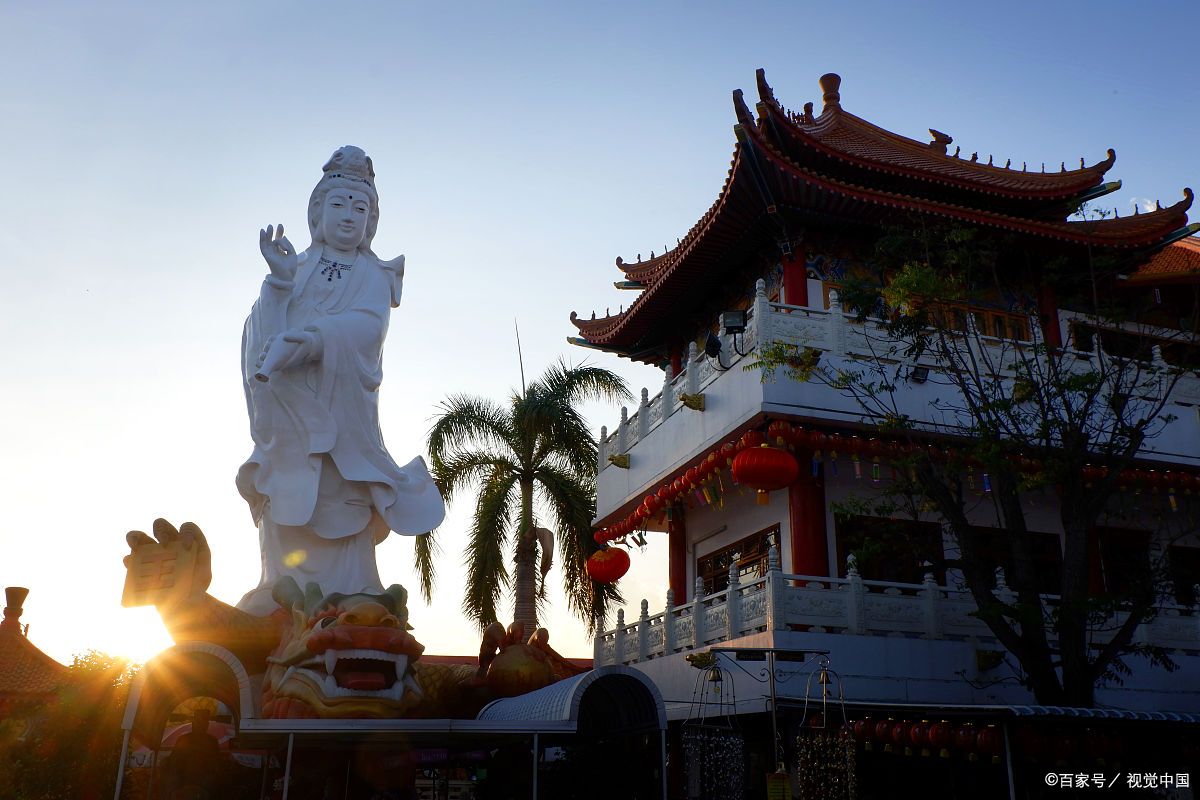 南山寺是海南的一个著名佛教文化景点,位于三亚市崖州区崖城镇南山