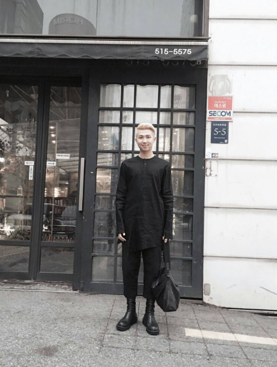 防弹少年团金南俊私服:韩剧男主角即视感,男友穿搭的范本