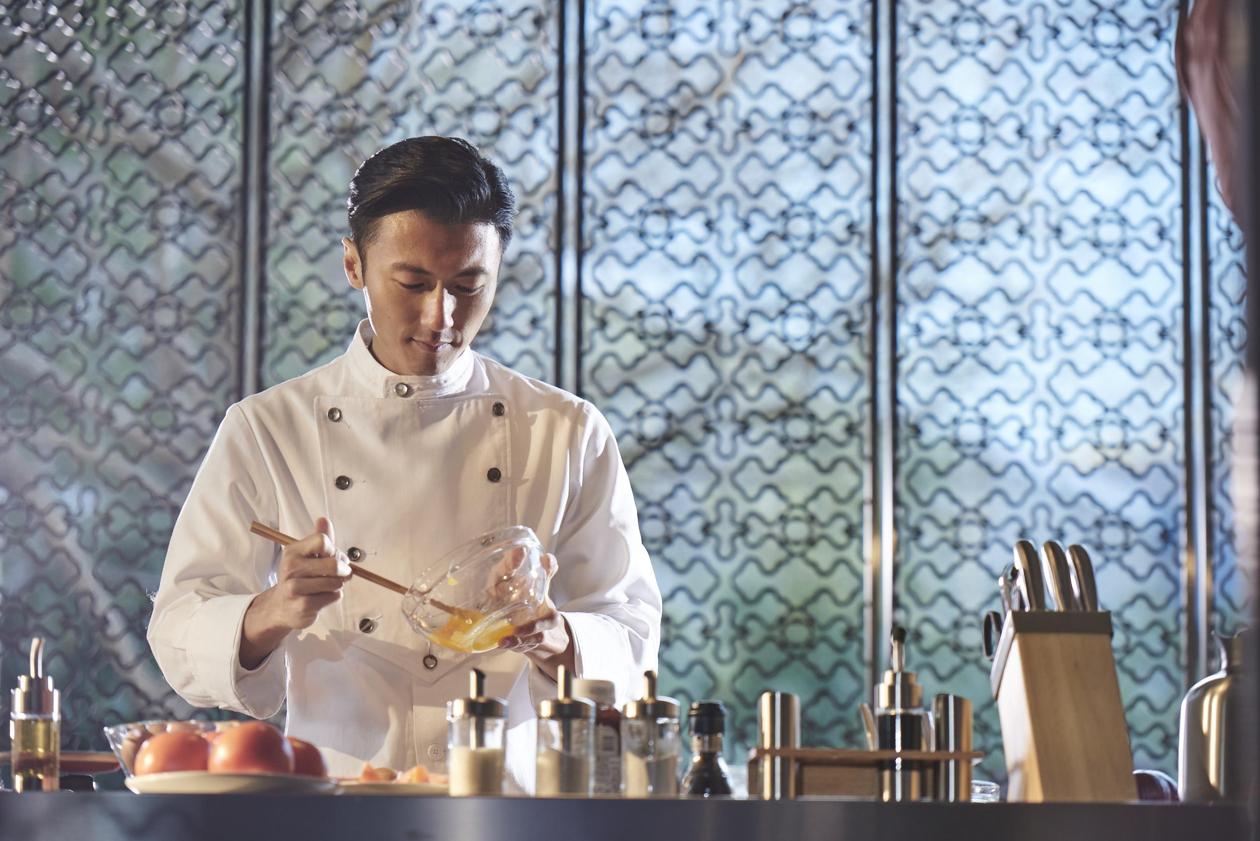 谢霆锋餐厅生意冷淡,也卖起了面食,网友:价格是亮点