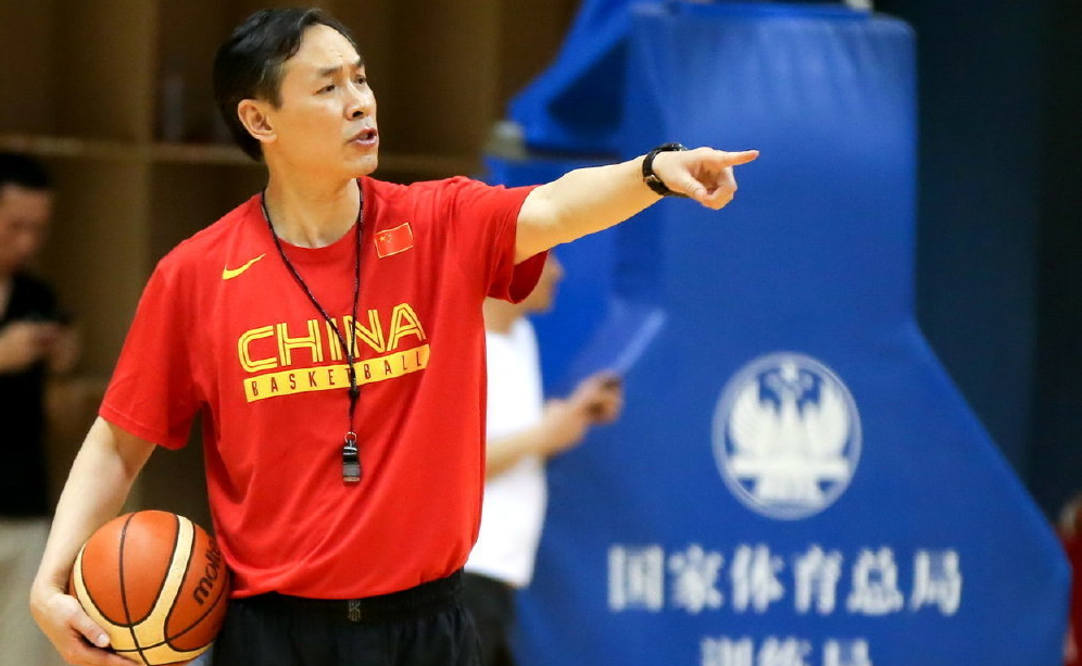 揭秘中国女篮主帅:曾是传奇中锋队友 夺冠前因球员罢训险些辞职