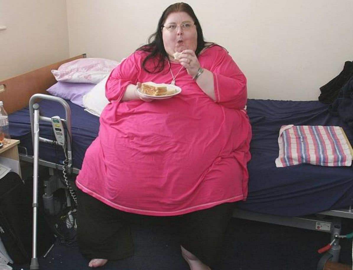 女子体重达上千斤的,被丈夫抛弃后减了800斤,如今成网络红人