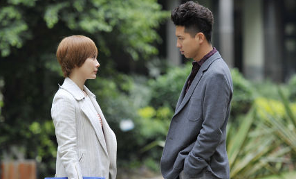 都市剧《谈判冤家》:主要讲述了女强人乔楚在被丈夫抛弃后,在焦头烂额