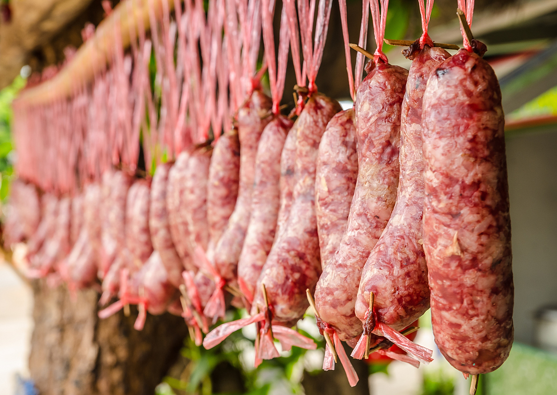 四川腊肠是一种非常有名的中式香肠,主要产自中国四川省.