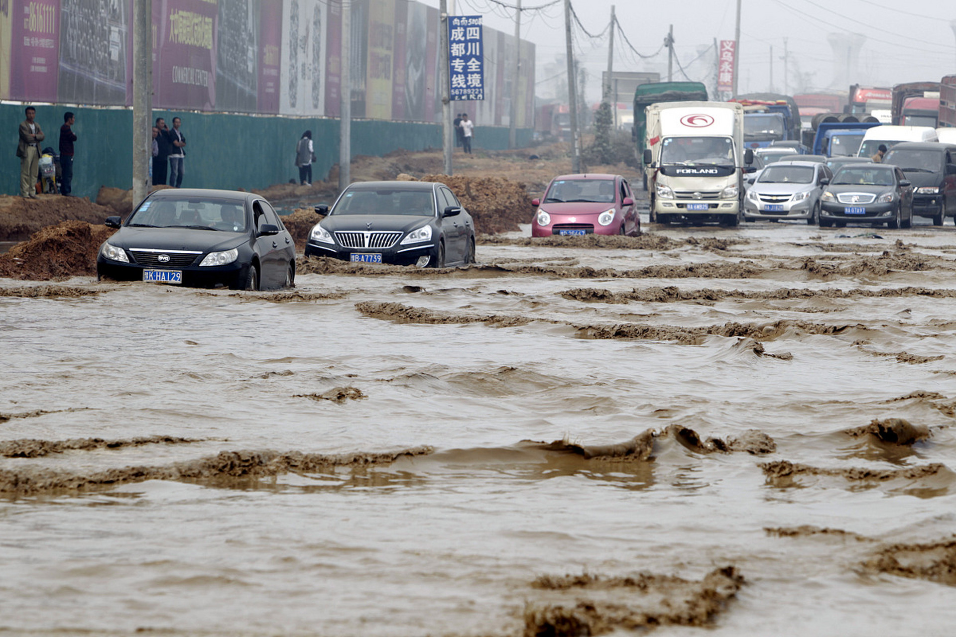 河北张家口暴雨图片