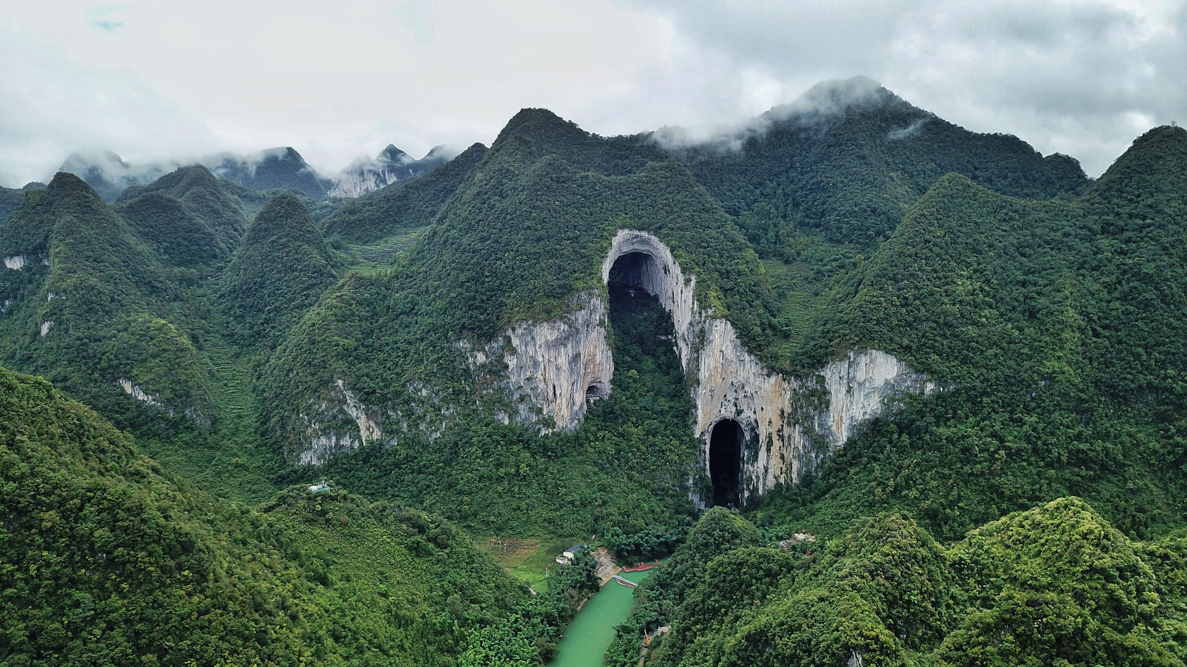 格凸河美景如画