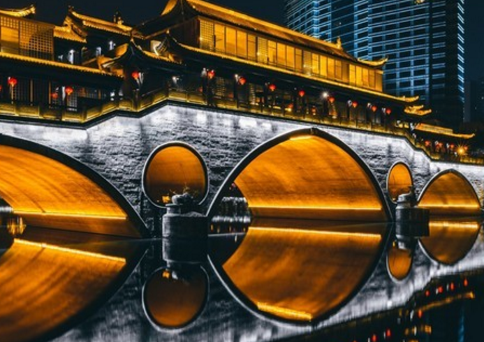 旅游:九眼桥——锦江上最大的一座石拱桥,夜景美不胜收