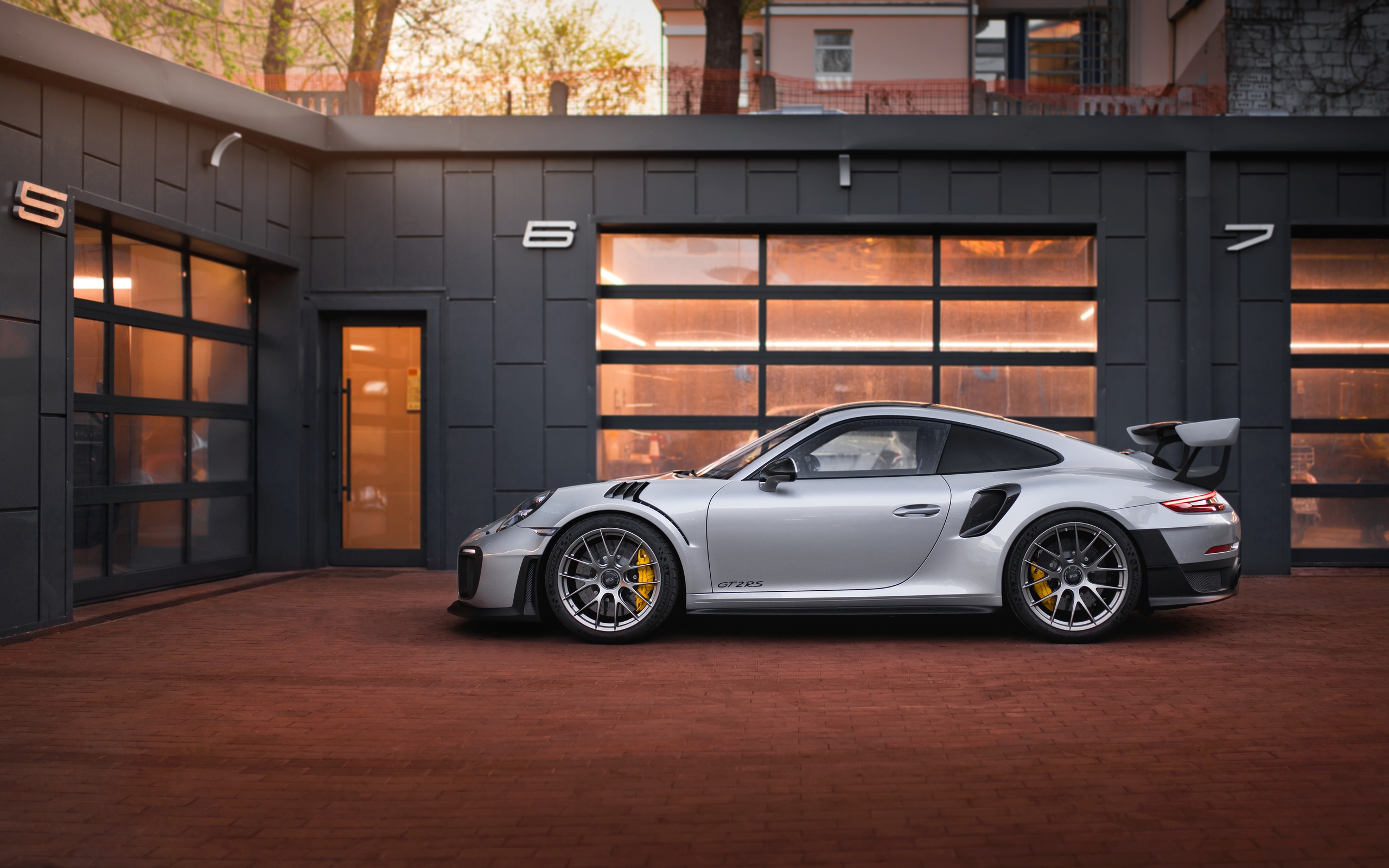 保时捷 911 gt2 rs ,地表最强行驶者