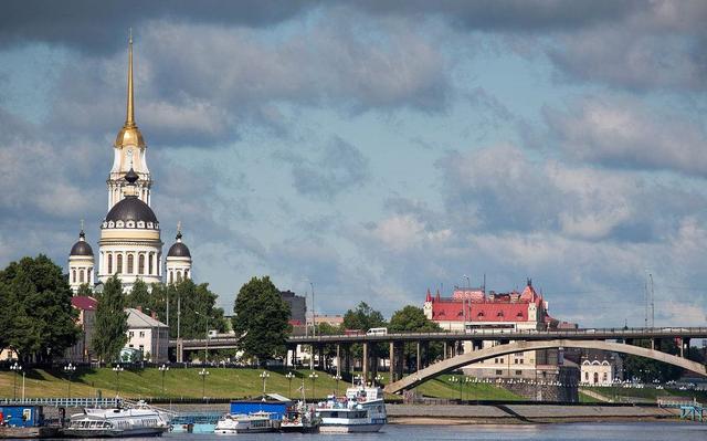 世界上最长内流河"伏尔加河",全长3692千米,是俄罗斯的母亲河