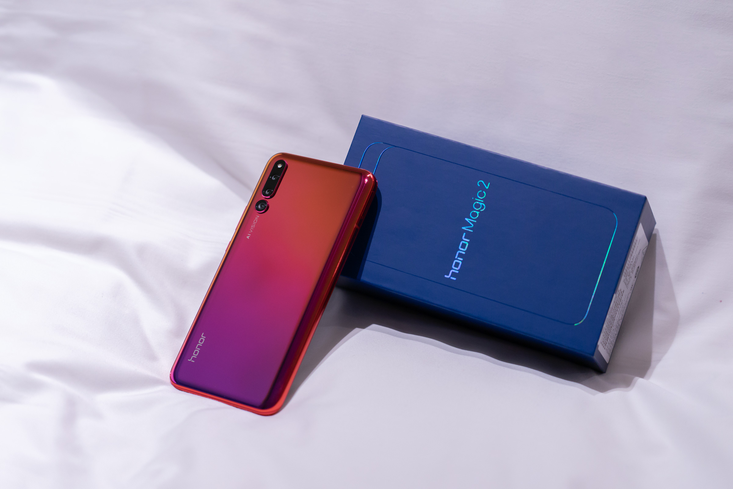 荣耀magic2图赏:渐变红,你最红