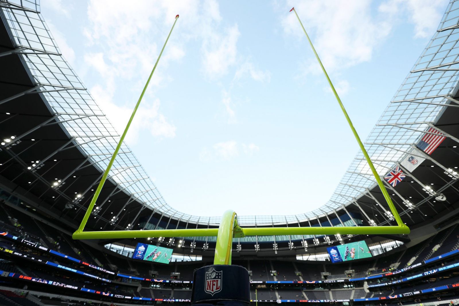 多图流:突袭者vs芝加哥熊的橄榄球赛将在热刺新球场打响