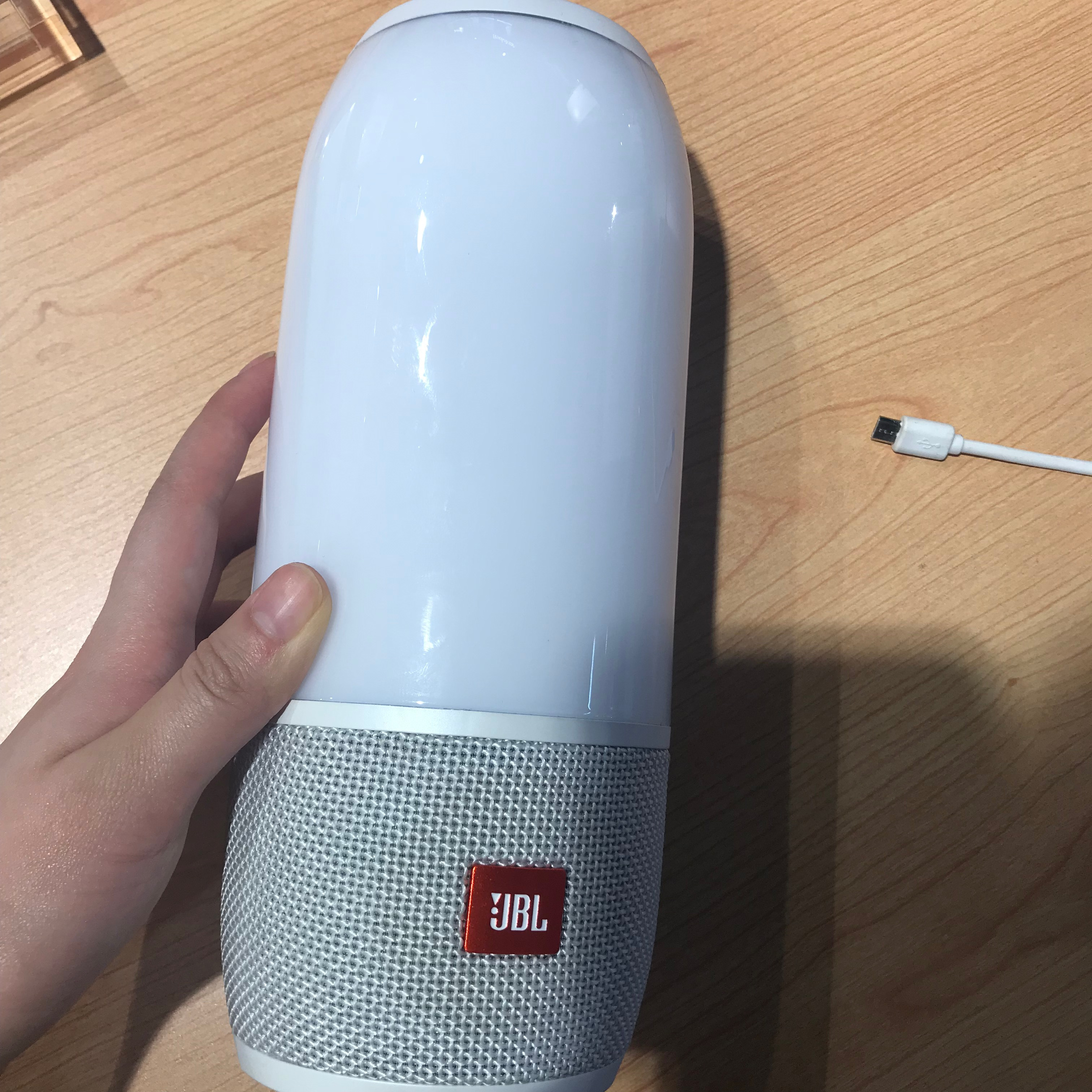 让办公气氛多一些歌声~jbl pulse3蓝牙桌面音箱测评
