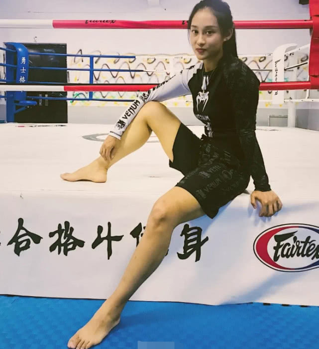 格斗狂人还说中国搏击女将不漂亮?最美格斗女郎杨洋武林风取首胜