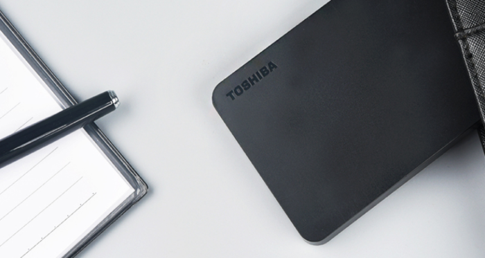 东芝新小黑a3系列移动硬盘 做工精良 稳定可靠