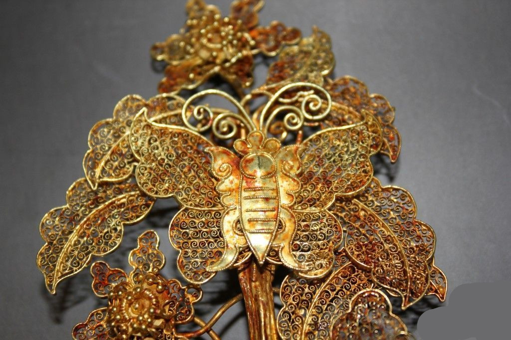 姑娘戴着簪子来鉴宝,自称是姥姥的嫁妆,专家:祖上是皇家贵族?