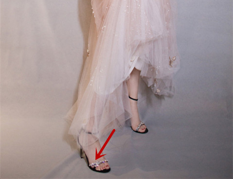 选鞋需谨慎!"埃及脚"的孙怡穿上这种鞋,显长又显美!