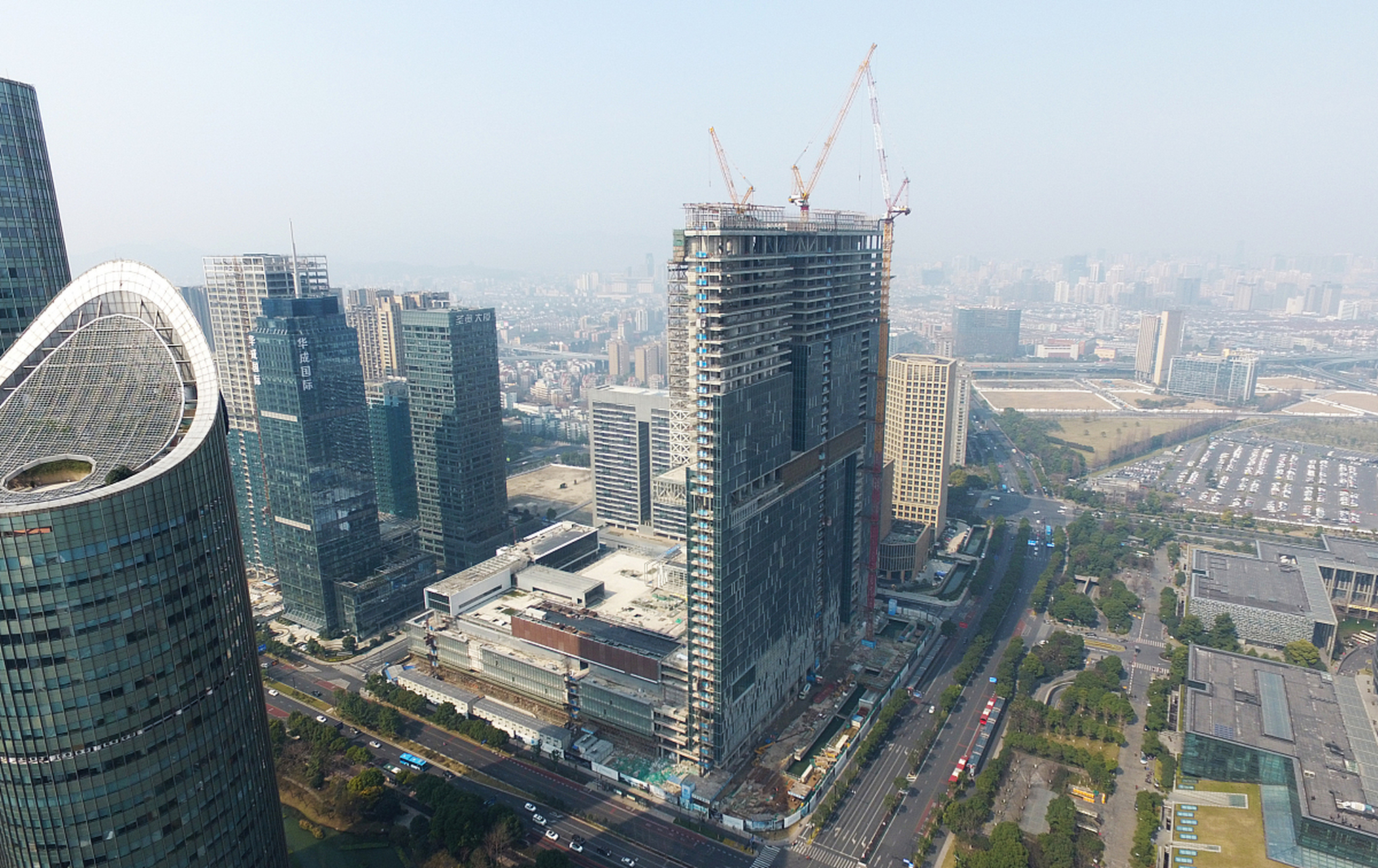 豪掷48亿拿地的杭州skp停工了#杭州skp停工,高端商业体发展遭遇困 