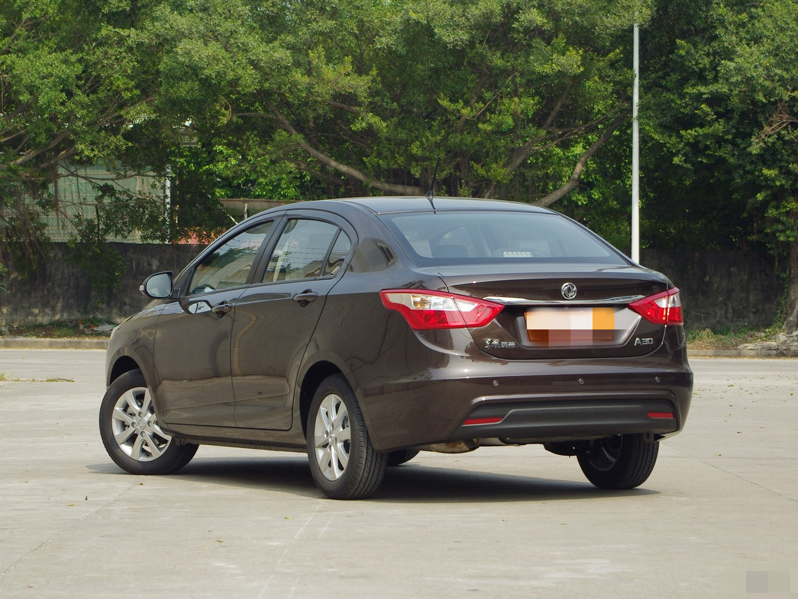 领你欣赏东风风神a30的霸气外观