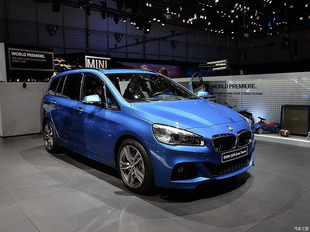 外观的设计我个人比较喜欢,看上去很时尚,大气不失稳重,还是很漂亮的.