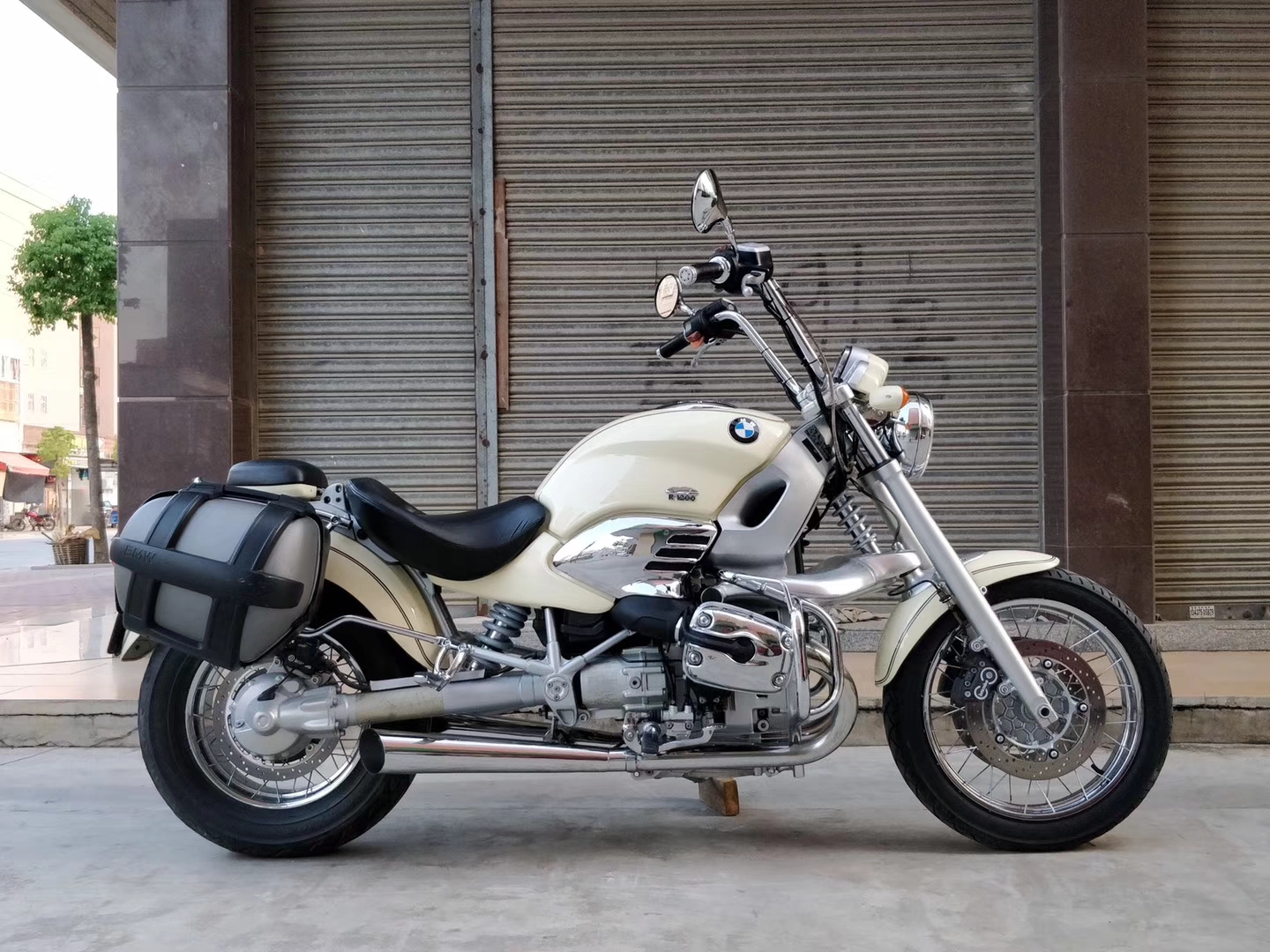 二十年前的宝马r1200c,现在看着还不过时,不得不服!