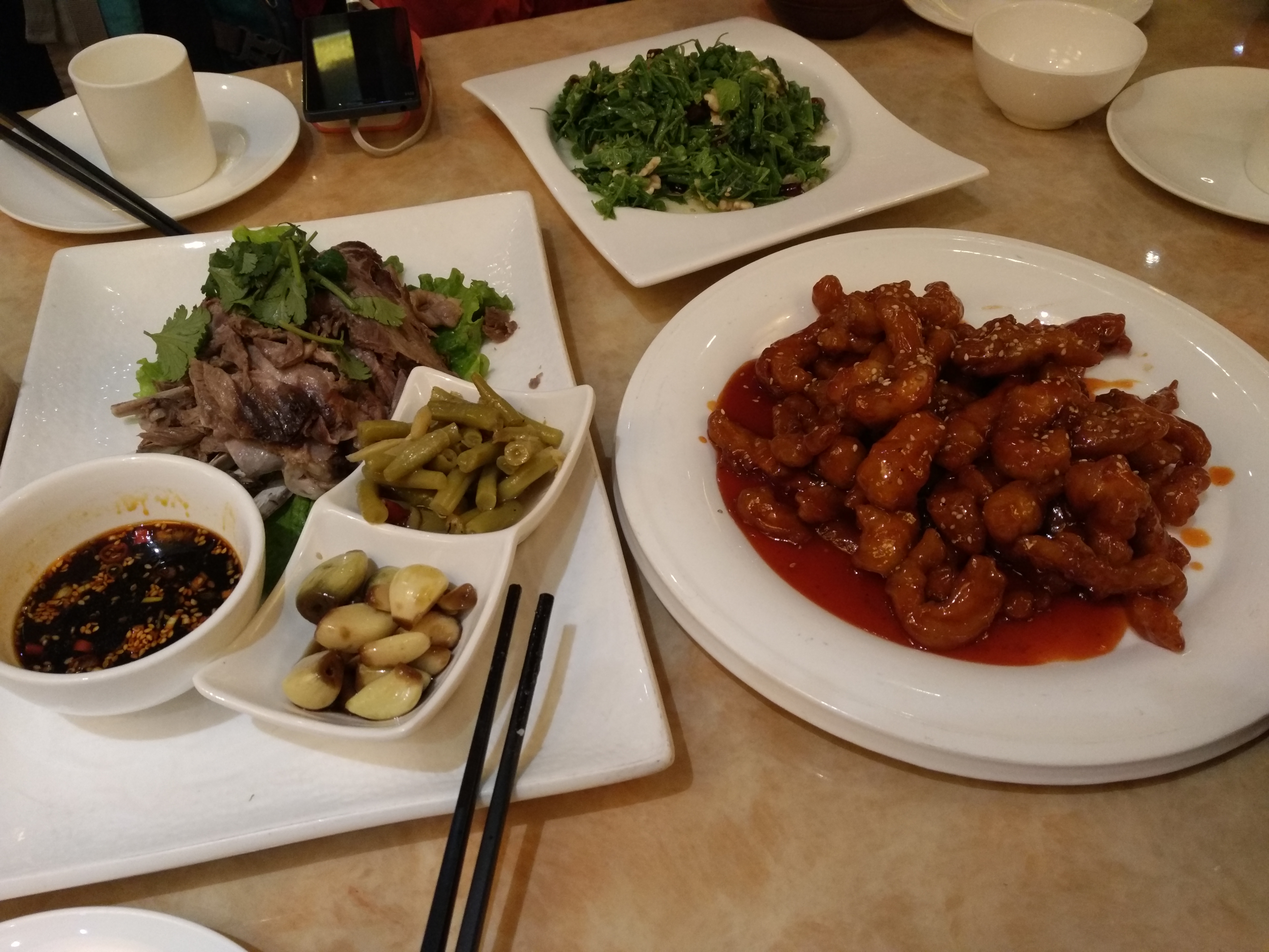 小酥肉是陕西的家常菜,听名字就知道是以肉质绵软为主要卖点,挺适合下