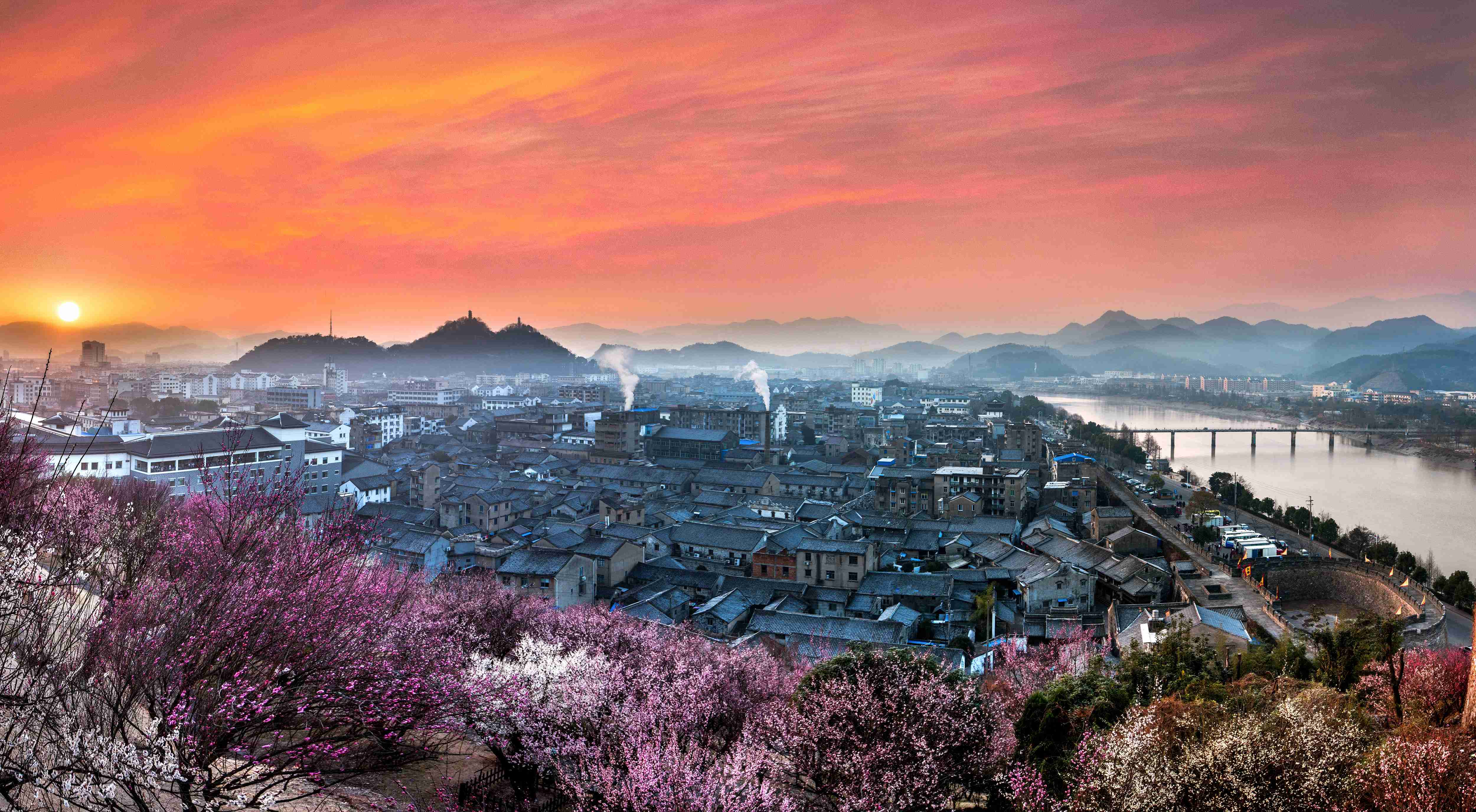 洪水冲进临海古城后,有人疑虑台州府城墙还有多大的防洪功效?