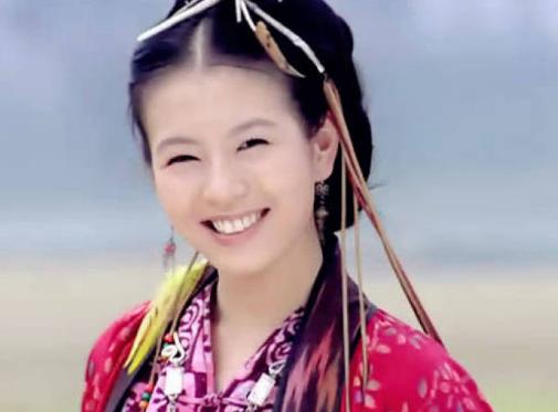 贾玲,原名贾裕玲出生于湖北襄阳,毕业于中央戏剧学院