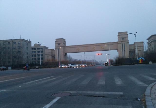 刚回来冷死了 10公里电动车 经过了德州学院