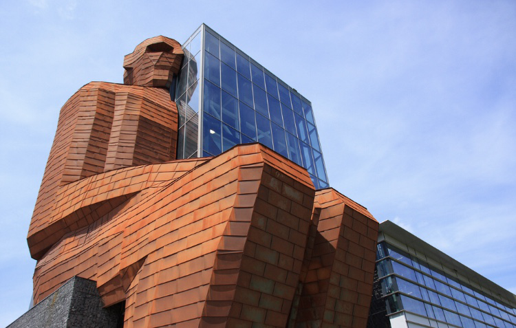 拜访这座郁金香国,荷兰这些前卫的现代建筑,展现着它独特的魅力