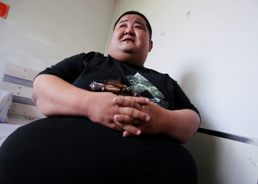 男子当十几年厨师,一顿饭能吃120个饺子,体重500斤