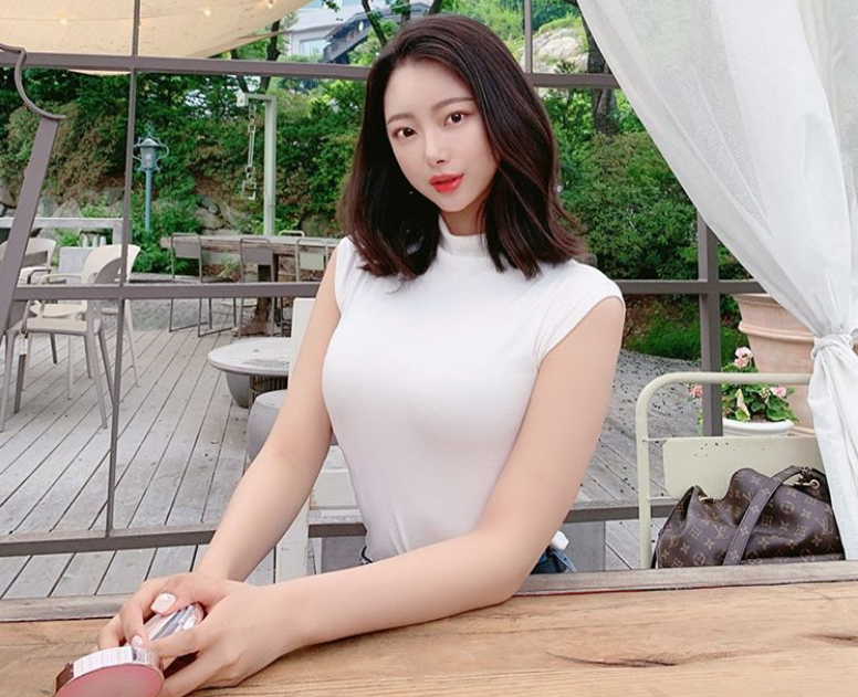 28岁学院派女神,喜欢健身爱读书,择偶要求很简单