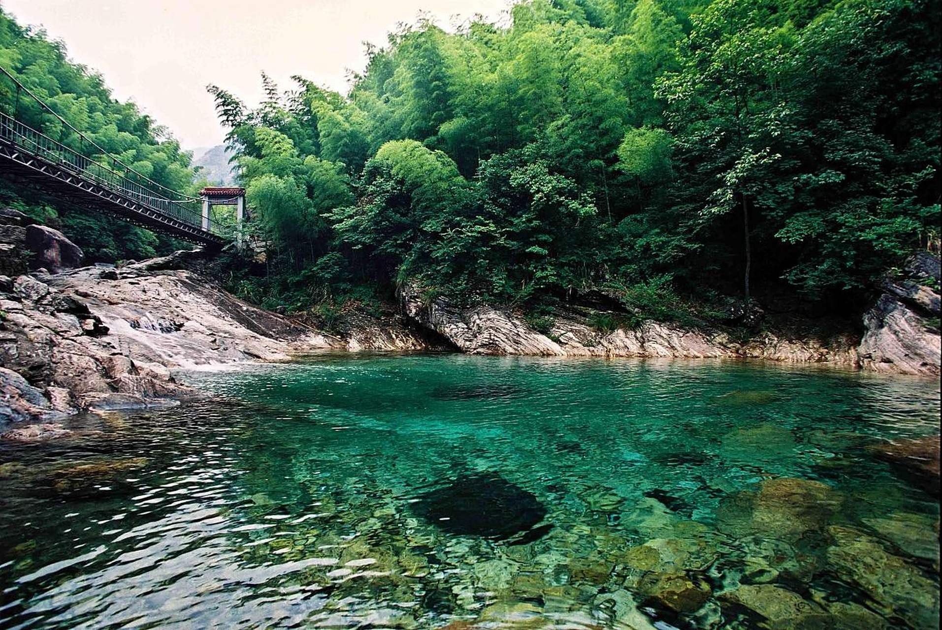 位于石台县与祁门县交界处,是安徽南部三大高山(黄山,清凉峰,牯牛降)