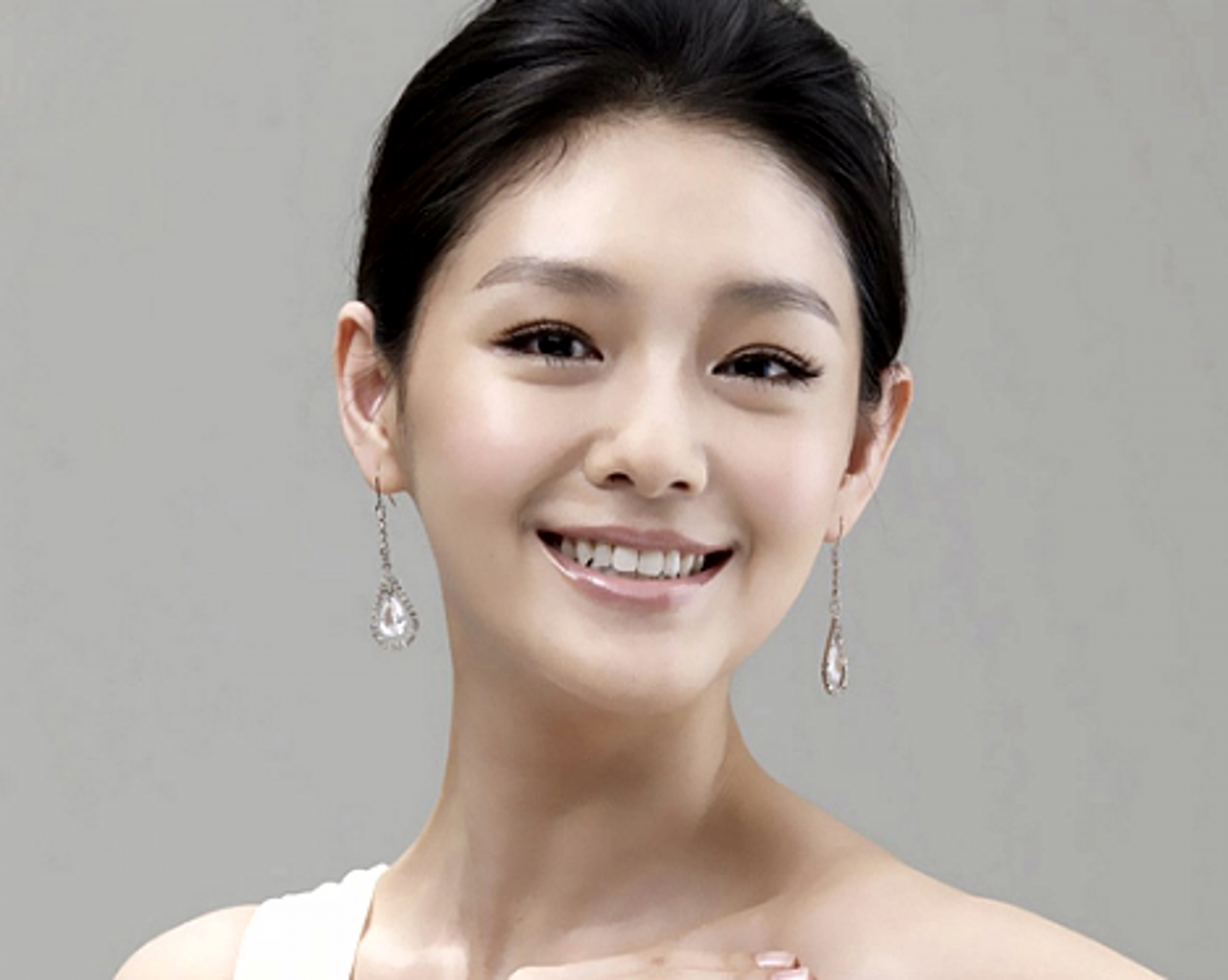 大s瘦身成功分享美照,变成两颊瘦削的v形脸,顿时引起热议!