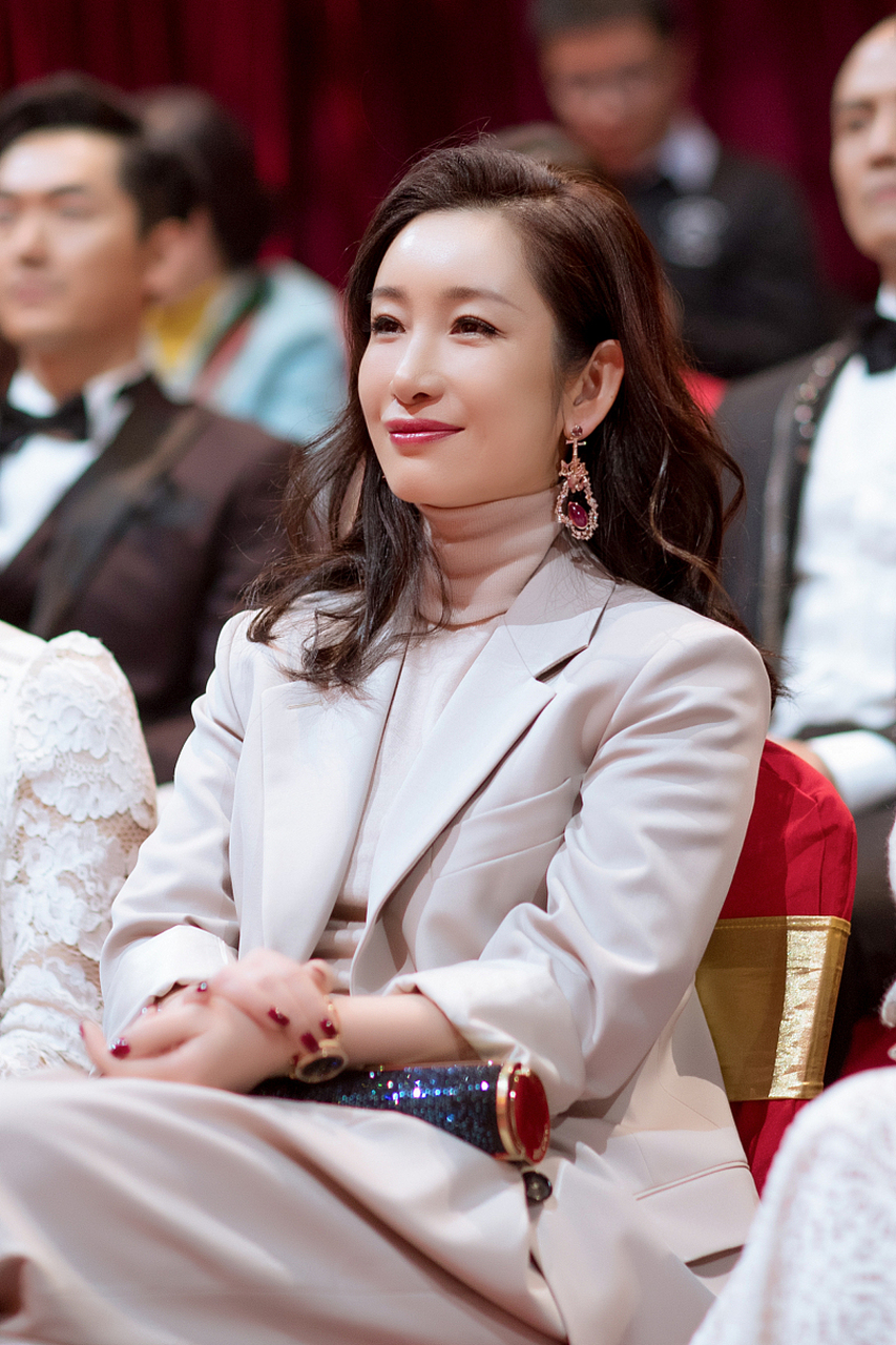 6月20号,演员秦海璐更新了社交平台,让人没想到的是,不是因为她和保剑