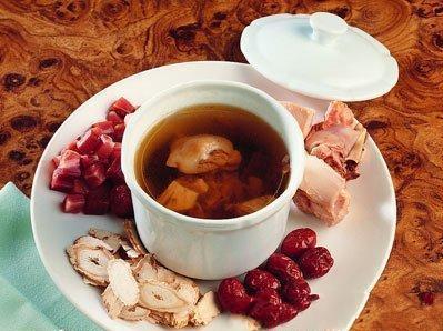 甲鱼能煲四物汤吗?