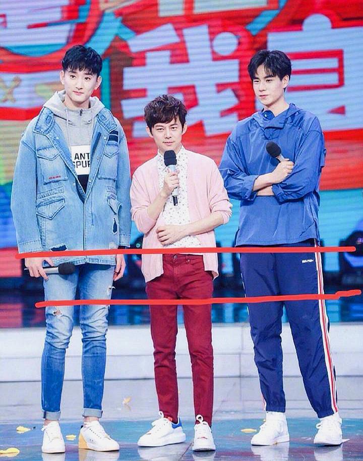 男星的身高,一米八遇到一米九他,看着好矮,旁边一米七不想说话