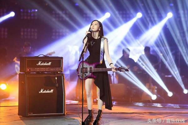 《体面》地《再见前任》,于文文让你《一夜成长》