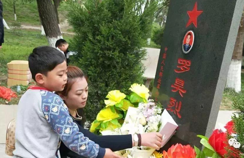 罗昊烈士牺牲5周年,妻子深情写下追忆文章,看后泪奔