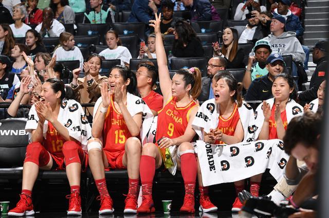 李梦 胡明轩!你们觉得2人合适吗?