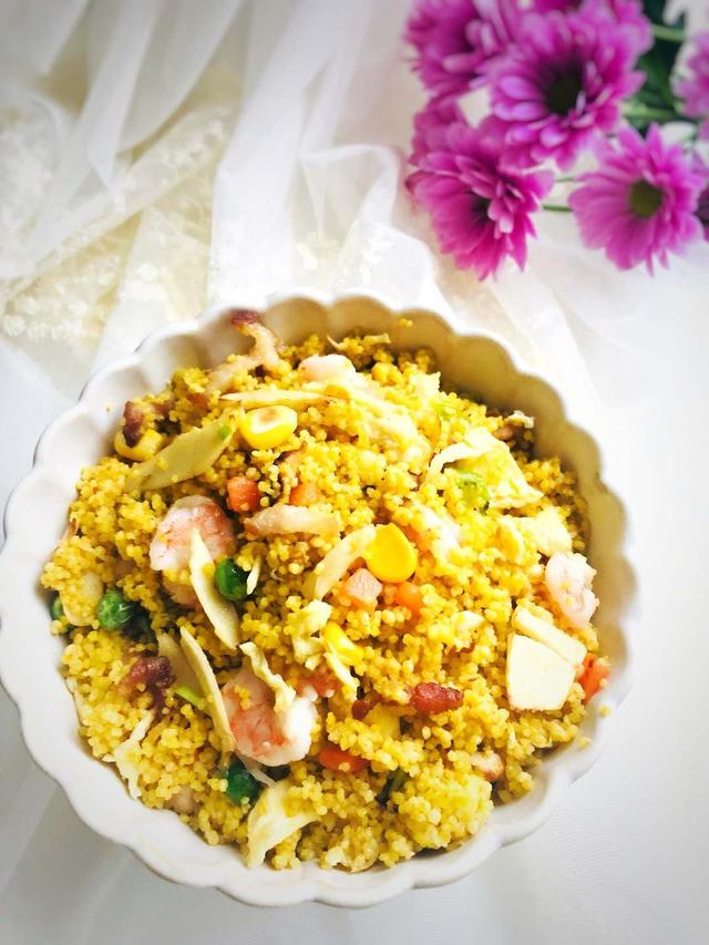 自从学会炒小米饭,家里隔三差五就得买米,一煮一炒拿肉来都不换