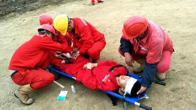 华油工建公司粤东lng项目部物体打击应急演练保安全