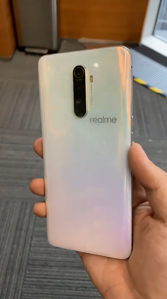 realme x2 pro"月神"配色新机上手视频发布会前曝光