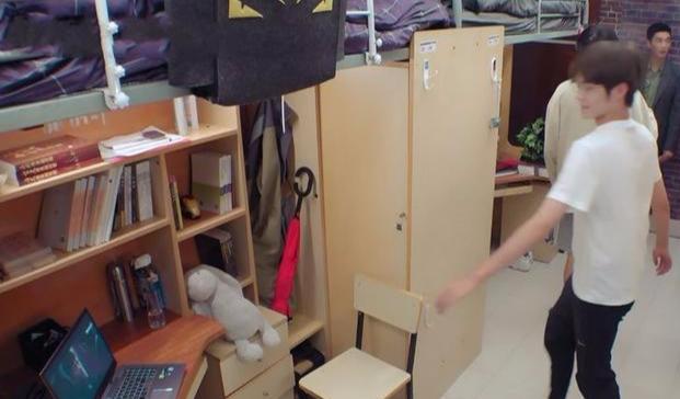 杜江为回忆青春回到上戏宿舍,上戏男生宿舍曝光