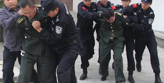 戏精附身!五名假军人闯公安局"解救"同伙,民警查证后直接拿下