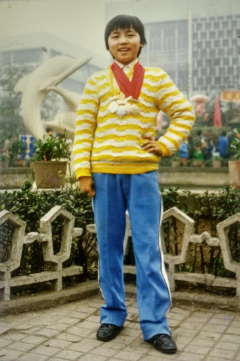 蔡少芬小时候皮肤黝黑像非洲小伙,张伦硕胖小伙逆袭