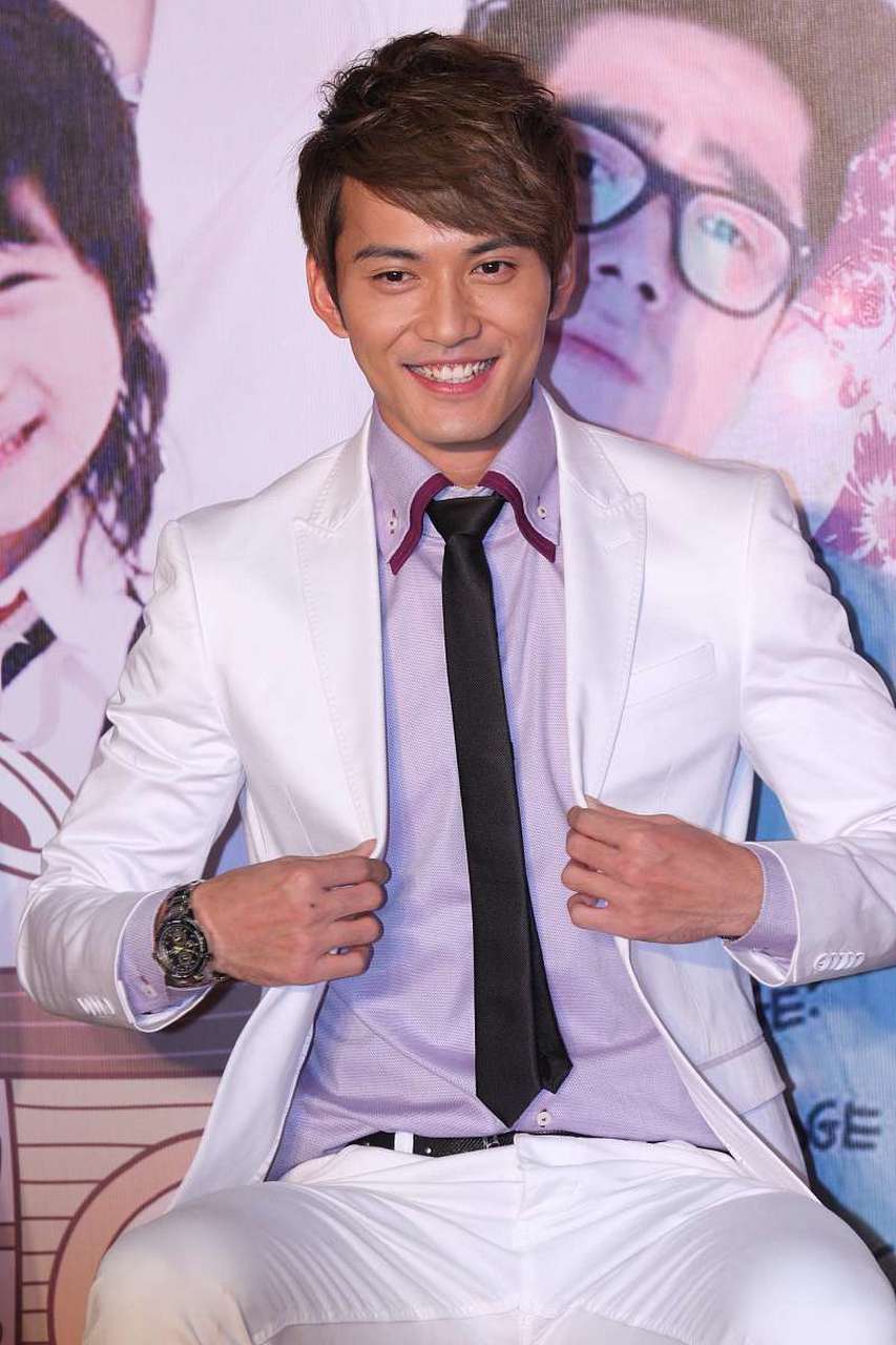 今天给大家分享一部爱情剧名字叫《爱情睡醒了》这部