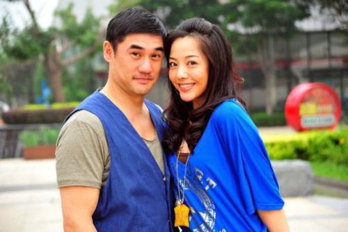 52岁吴大维透露已经结婚,老婆是台湾人,性格强势能压得住自己